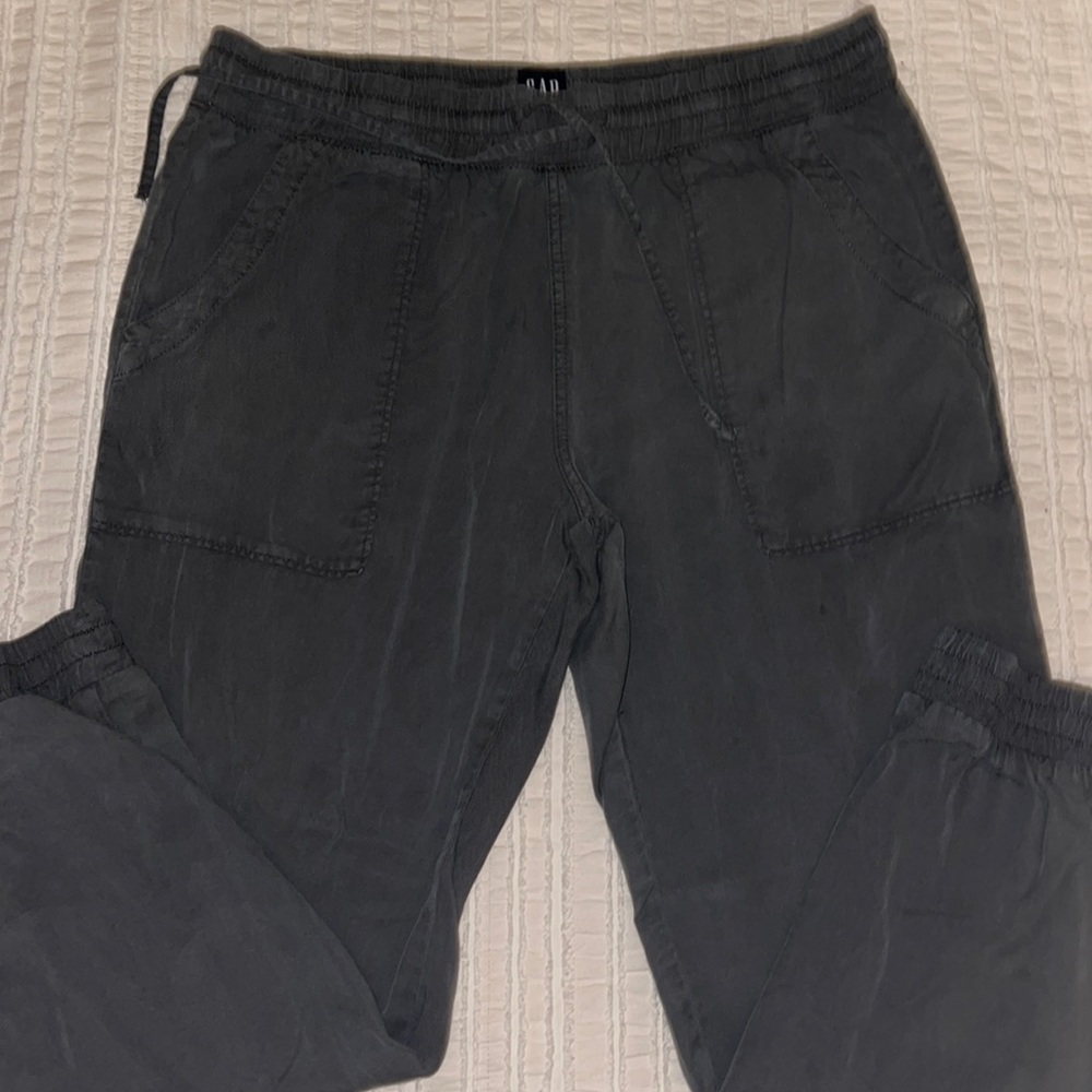 Gap light weight jogger pants